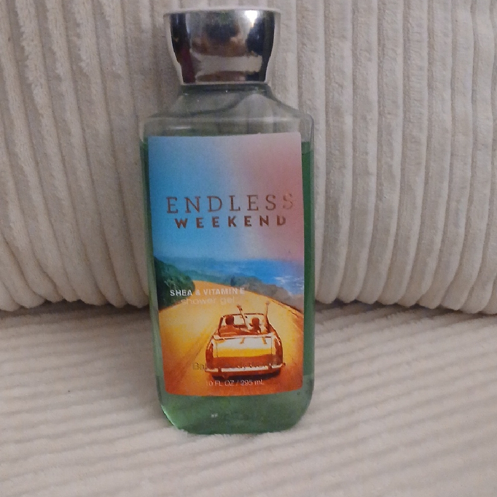 Shea Vitamin E Shower Gel - Green Endless Weekend